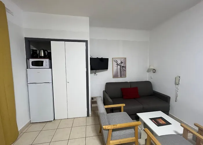 Appartement 2 Chambres Pour 6 Personnes En Residence A La Nuitee