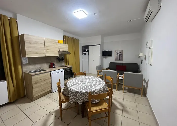 Appartement 2 Chambres Pour 6 Personnes En Residence A La Nuitee