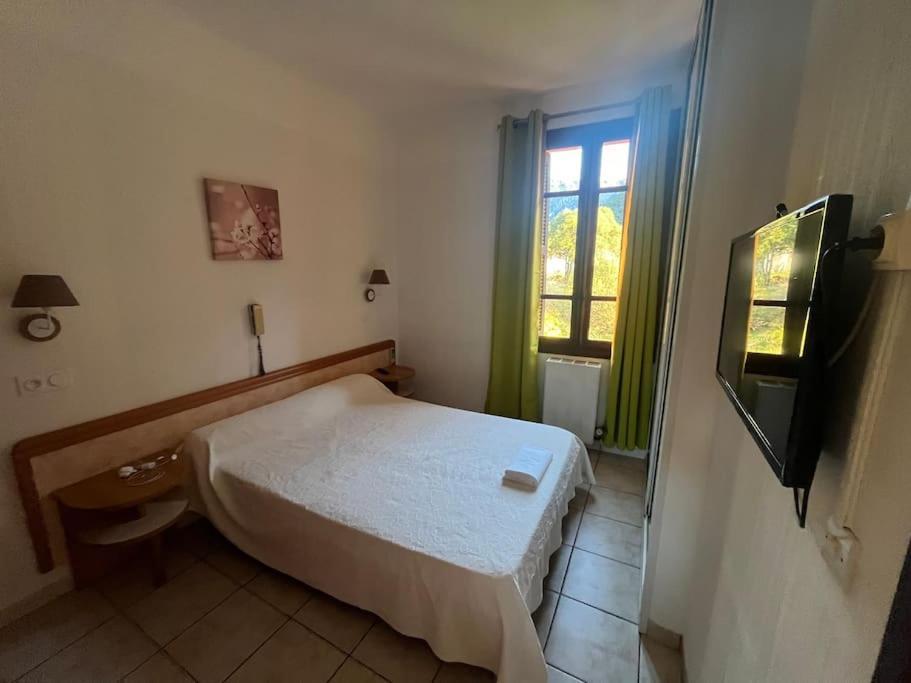 2 Pour 6 Personnes En A La Nuitee Porto (Corsica)