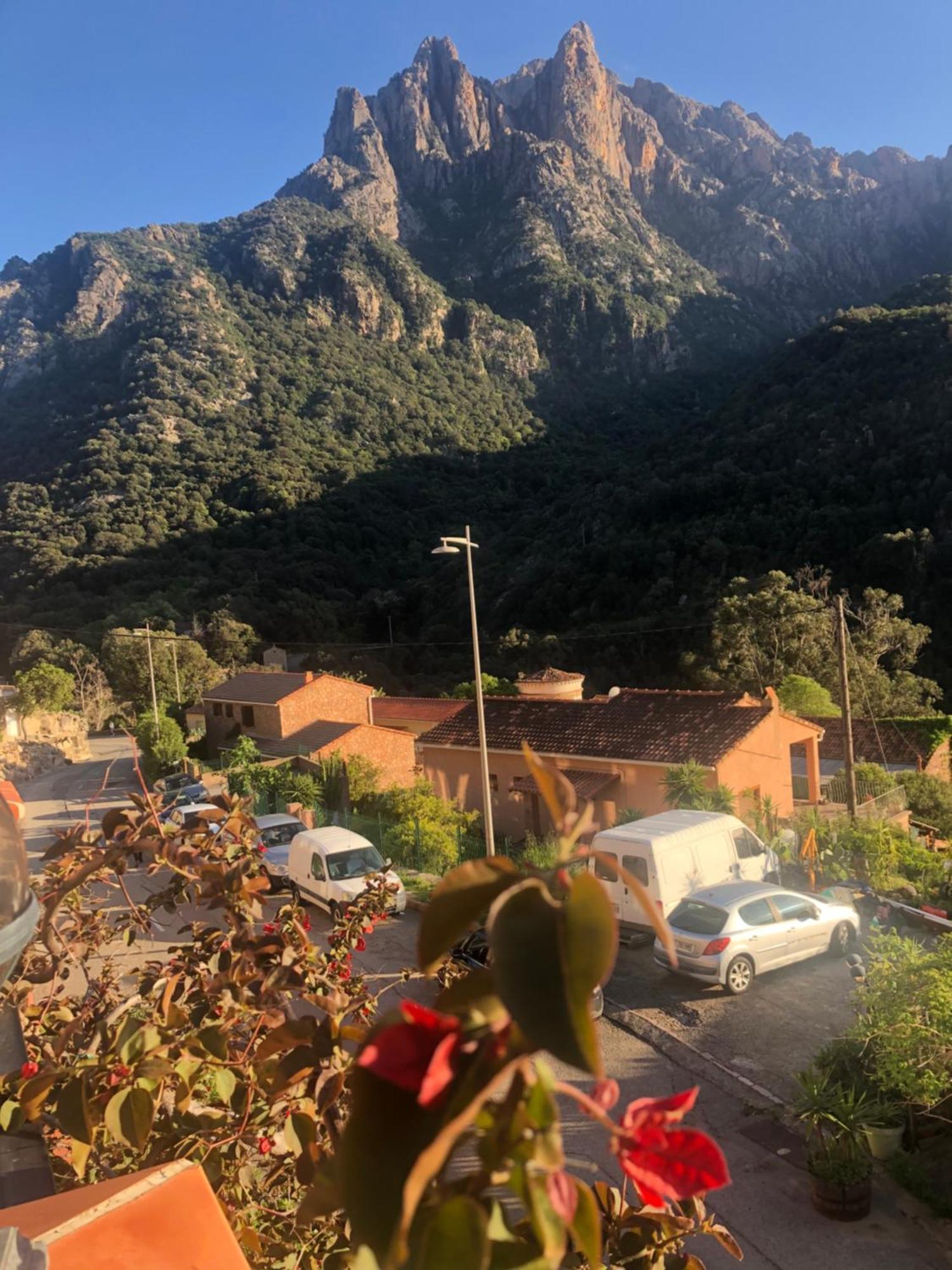 2 Pour 6 Personnes En A La Nuitee * Porto (Corsica)